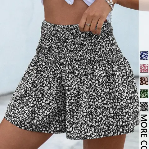 Women's Ditsy Floral Print Wide Leg Ruched Shorts, Casual Fashion Fit Shorts for Daily Wear, Ladies Bottoms for Summer, Lightweight Printed Shorts