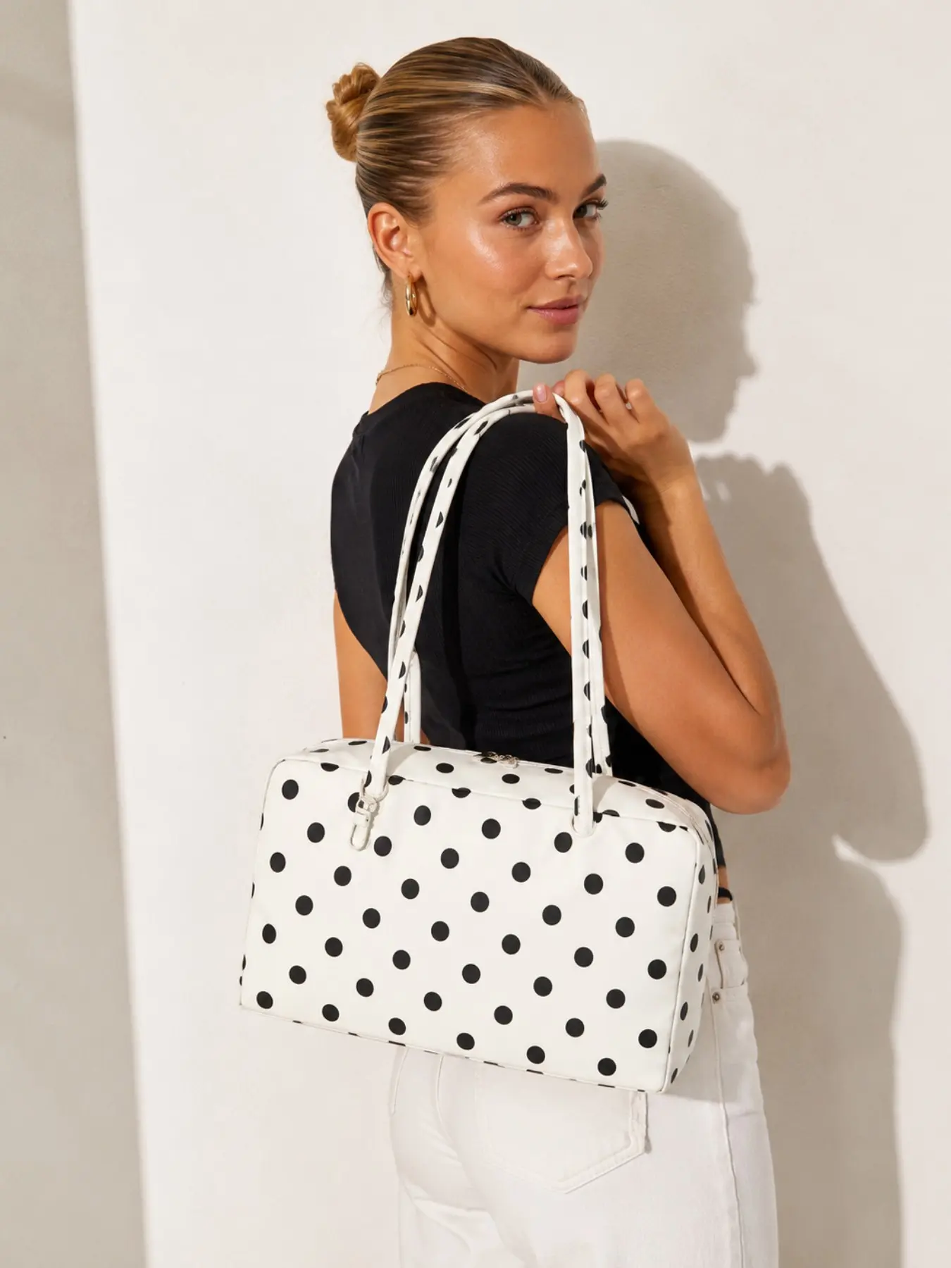 Handbag with Key Ring, Cute Nylon Shoulder Bag for Outdoor Travel and Daily Shopping, Small Size, Casual Style for All Seasons