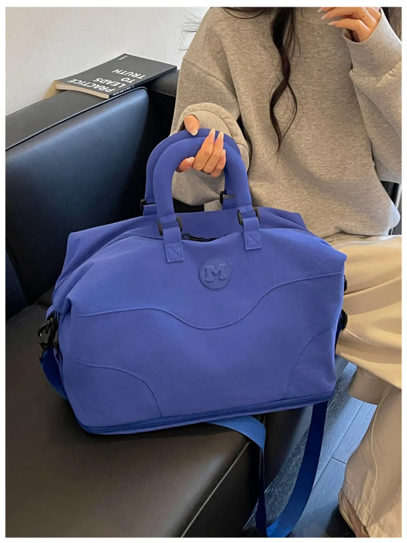 Minimalist Logo Women's Expandable Travel Bag, Travel Duffle Bags, Large Capacity Waterproof Luggage, Dry Wet Separation, Detachable Strap, Ideal for Short Trips