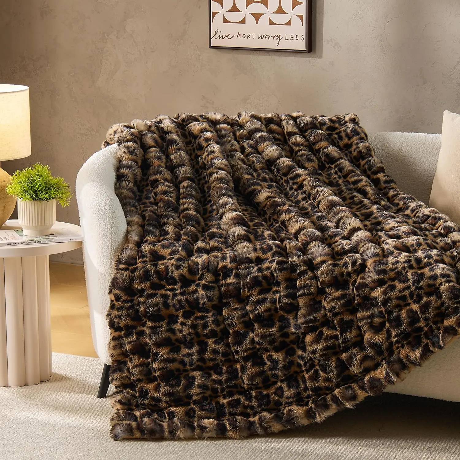 Faux  Throw Blanket for Couch, Ultra Soft  Fuzzy Plush Bubble Blanket for Sofa Bedroom Living Room, Cozy Warm Luxury Fleece Minky Blanket, 50x60 Inches Leopard Print
