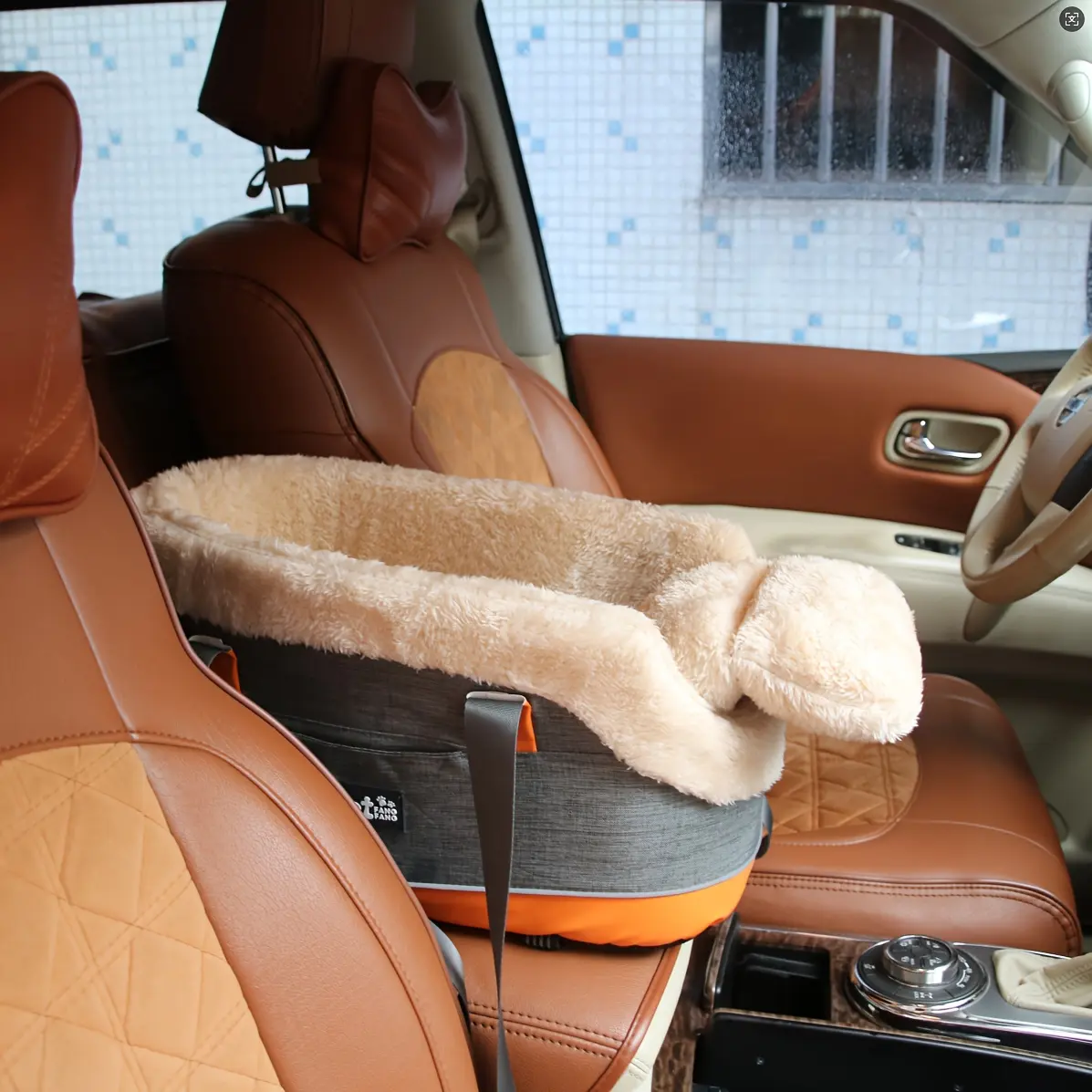 Pet car car bag, safety seat, central control pet nest bag, armrest box, cat and dog bag.
