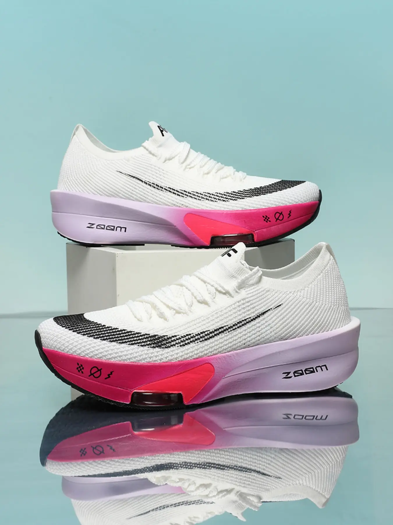 Women's Minimalist Running Shoes Breathable Flyknit Fabric Anti-Slip Shock Absorption Sole Sport Sneakers Couple Casual Shoes