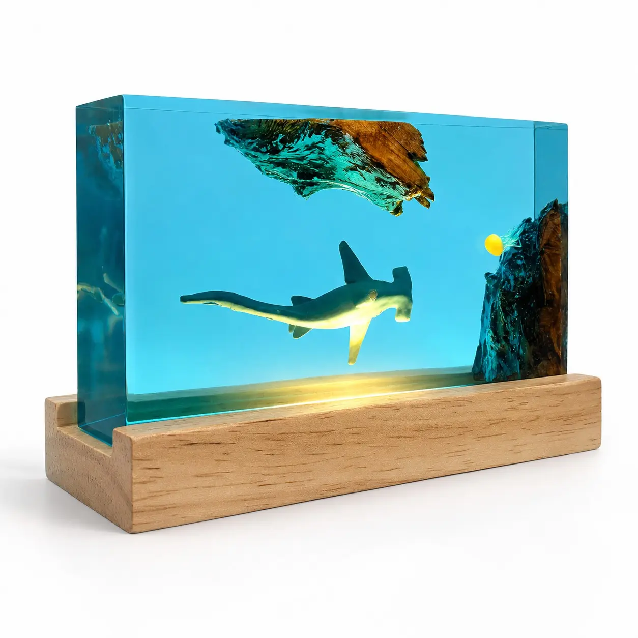 Ocean Resin Handicrafts, Hammerhead Shark and Diver High-End Gift Ornament, Decorative Figurines, Statue, Decorative Statues, Unique Home Decor Light, Perfect Gift Idea, Living Room Decor, Living Room Ornaments, Decorations and Ornaments