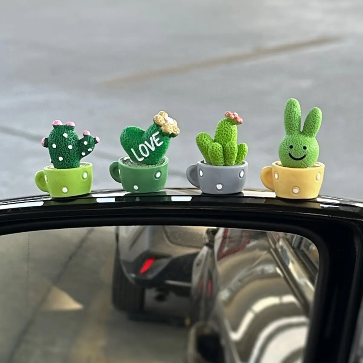 4 Piece Cactus Car Decorations, Resin Cactus Bonsai, Creative Dashboard Accessories, Automotive Interior Decoration, Unique Car Ornament Set