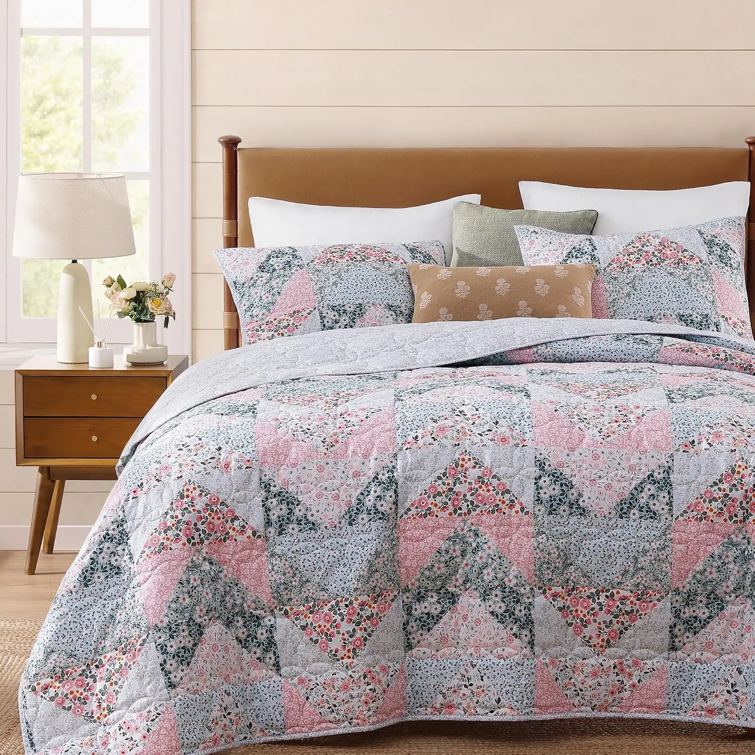 Queen Set-3 Pieces Soft Bedding Lightweight Floral Patchwork Coverlet |   All Queen Size for Bed, 1 (90" x 94") and 2 Shams (20" x 26"), Vintage Bedspread, Pink