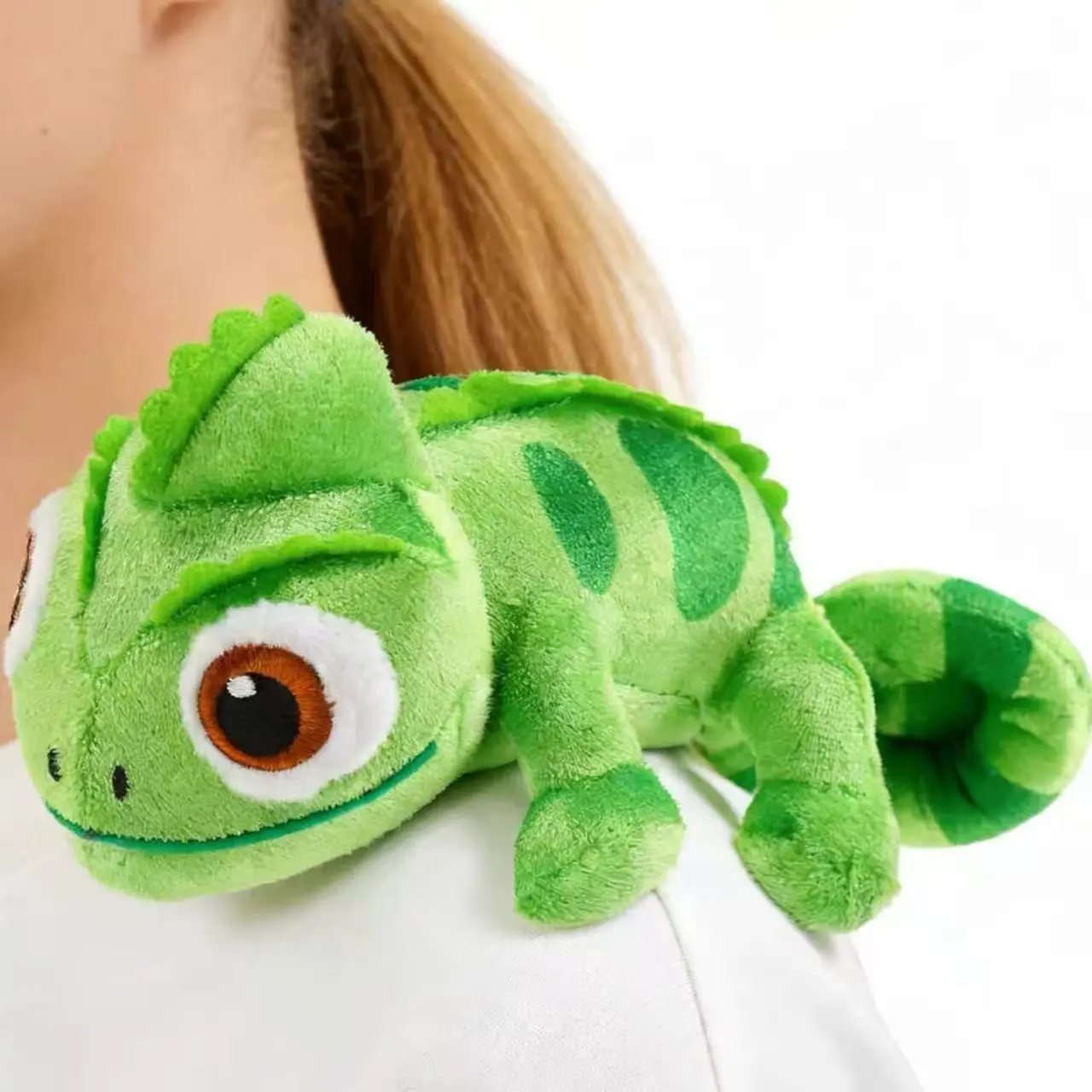 Magnetic Shoulder Chameleon Plush Toy, Soft Lizard Stuffed