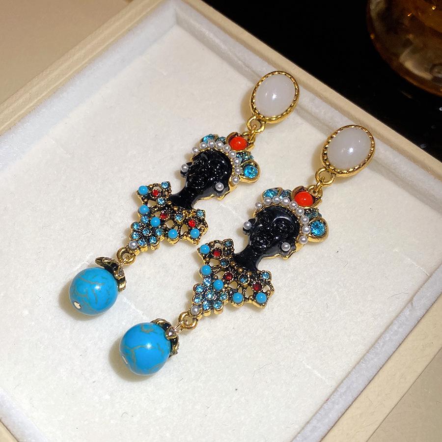 Vintage silver needle set with diamond resin oval earrings, a light luxury and high-end stud, a vintage court-style earring