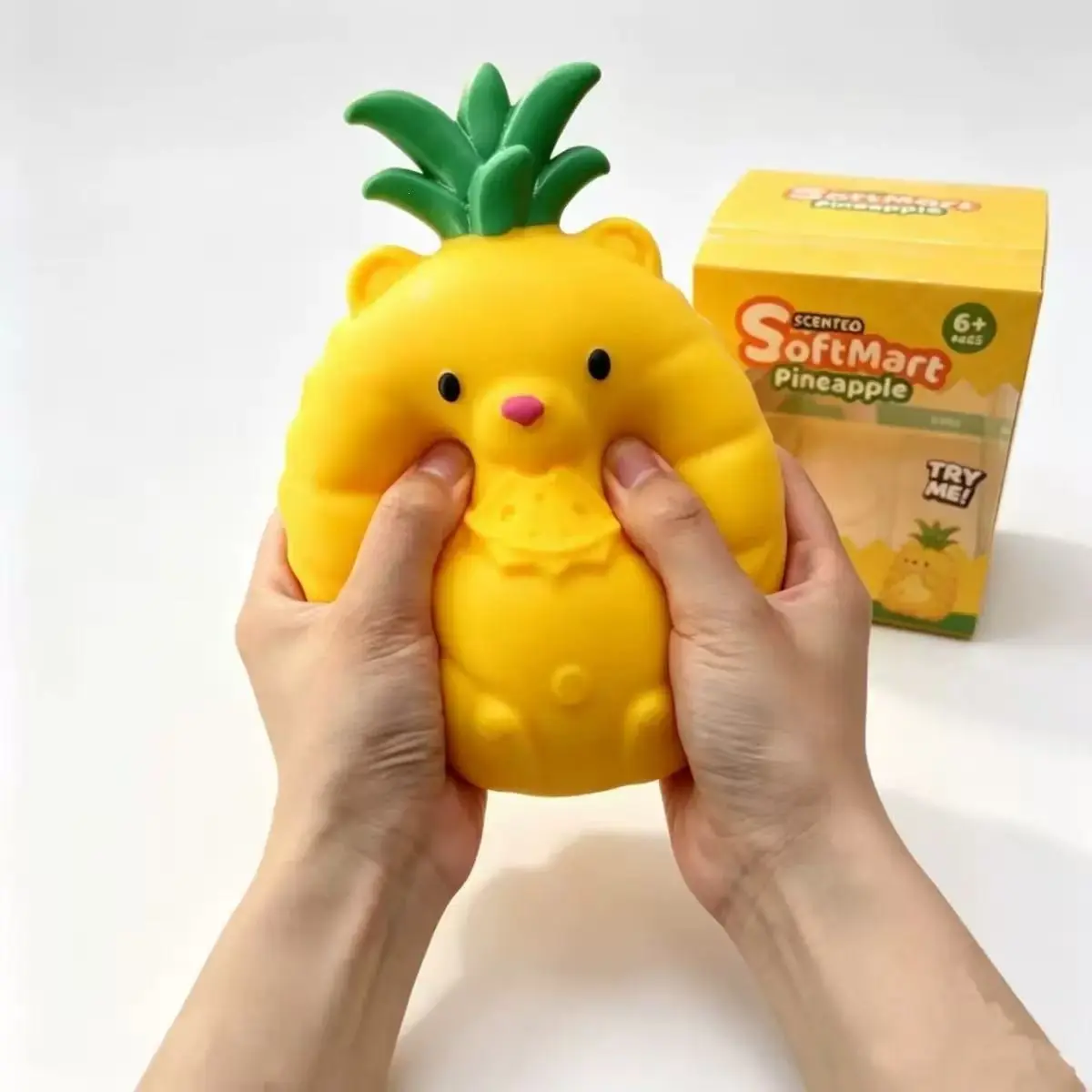 New Arrival Realistic Pineapple Squeeze Toy, Cute Bear Stress Relief Toy, Flour Venting Toy, Small Decorative Item