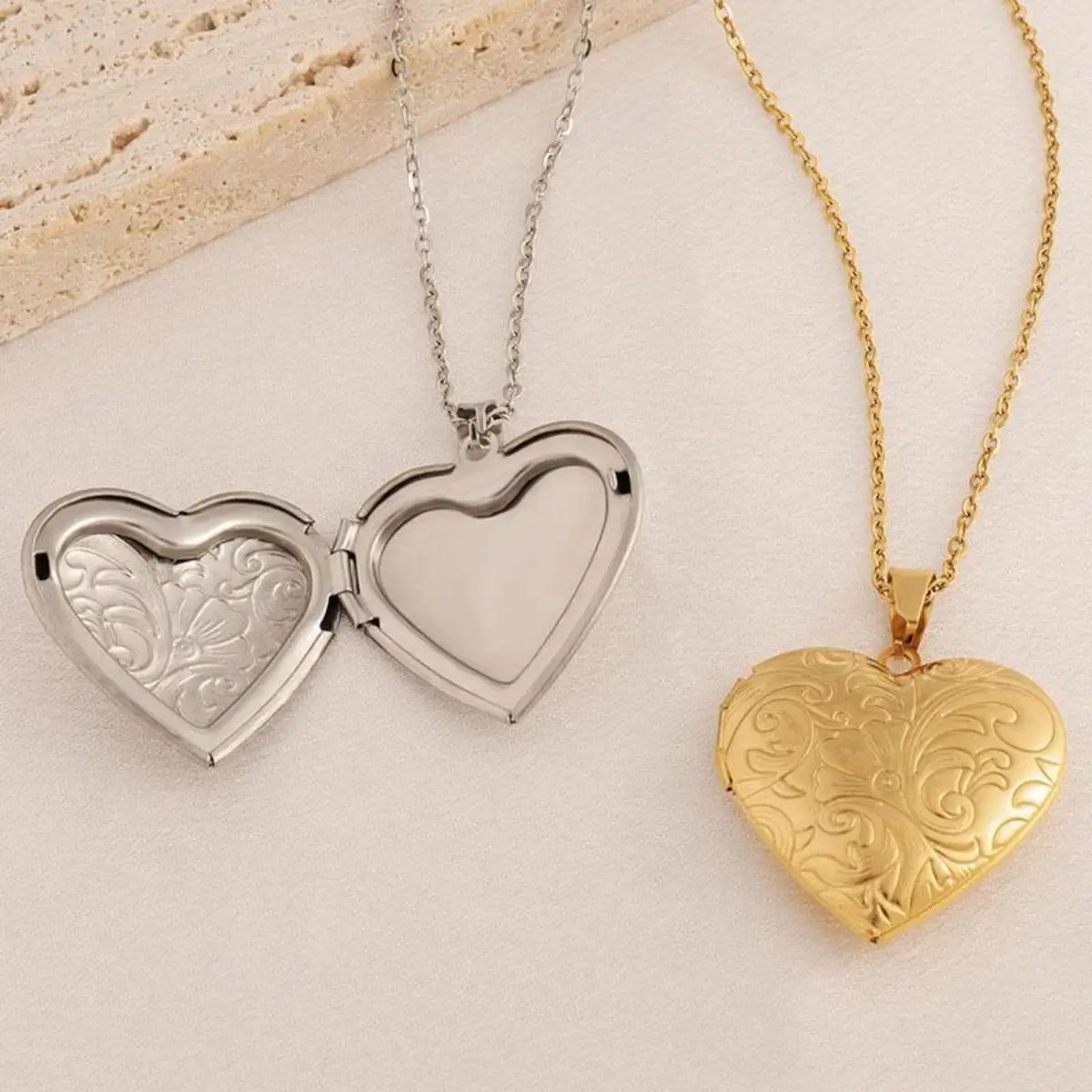 Women's Stainless Steel Dainty Heart Locket Necklace - Oval Floral Photo Frame Keepsake, Chain Jewelry, Decorative Flower, Custom Photo, Promise Love Gift for Daily Wear & Special Moments, Heart Locket Necklaces, Chain Jewelry Necklaces sohochic