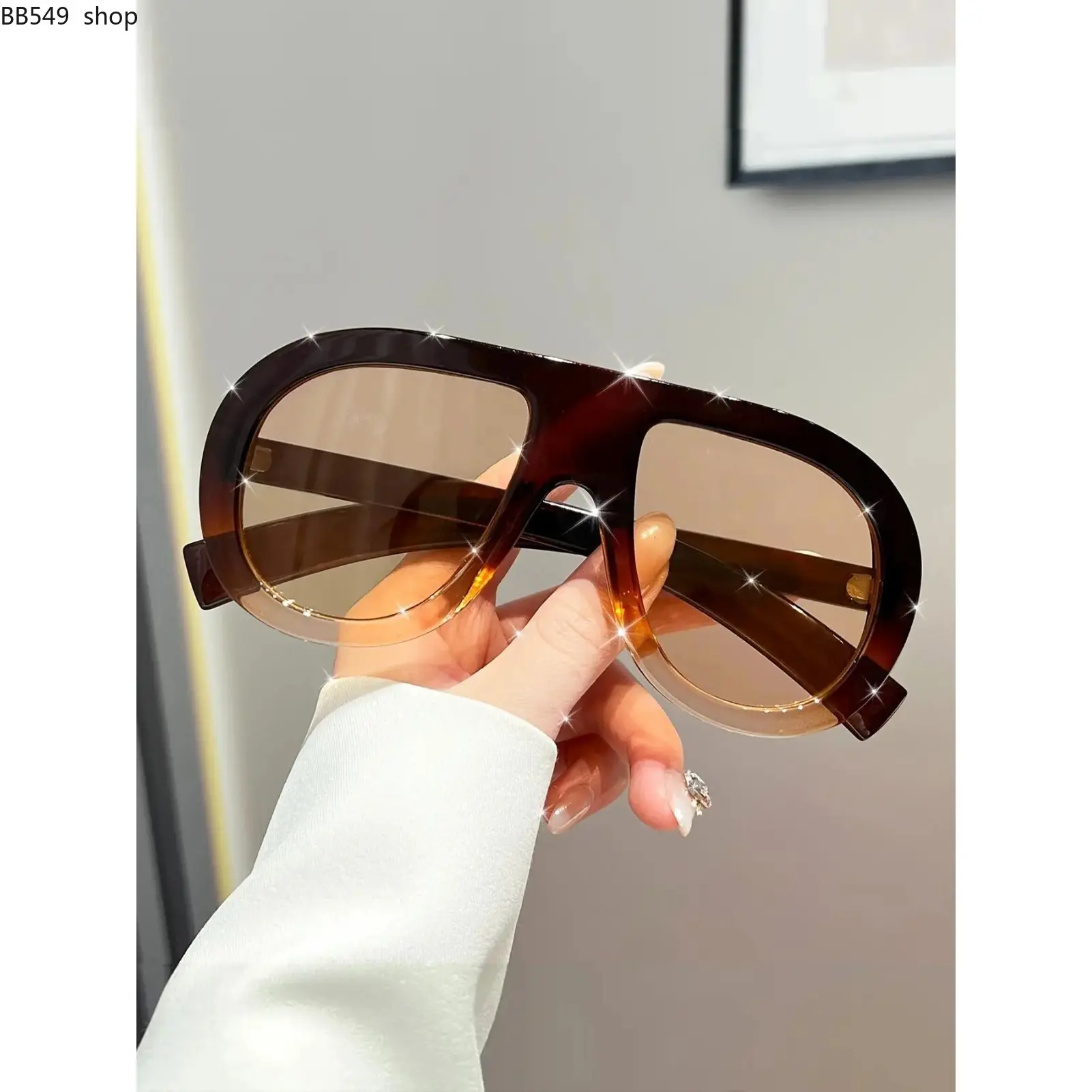 Women's Tinted Lens Sunglasses – Trendy Casual Ombre Gradient Lens Sunglasses, Lightweight Durable Fashion Eyewear for Everyday Outdoor Activities & UV Protection Style Accessory
