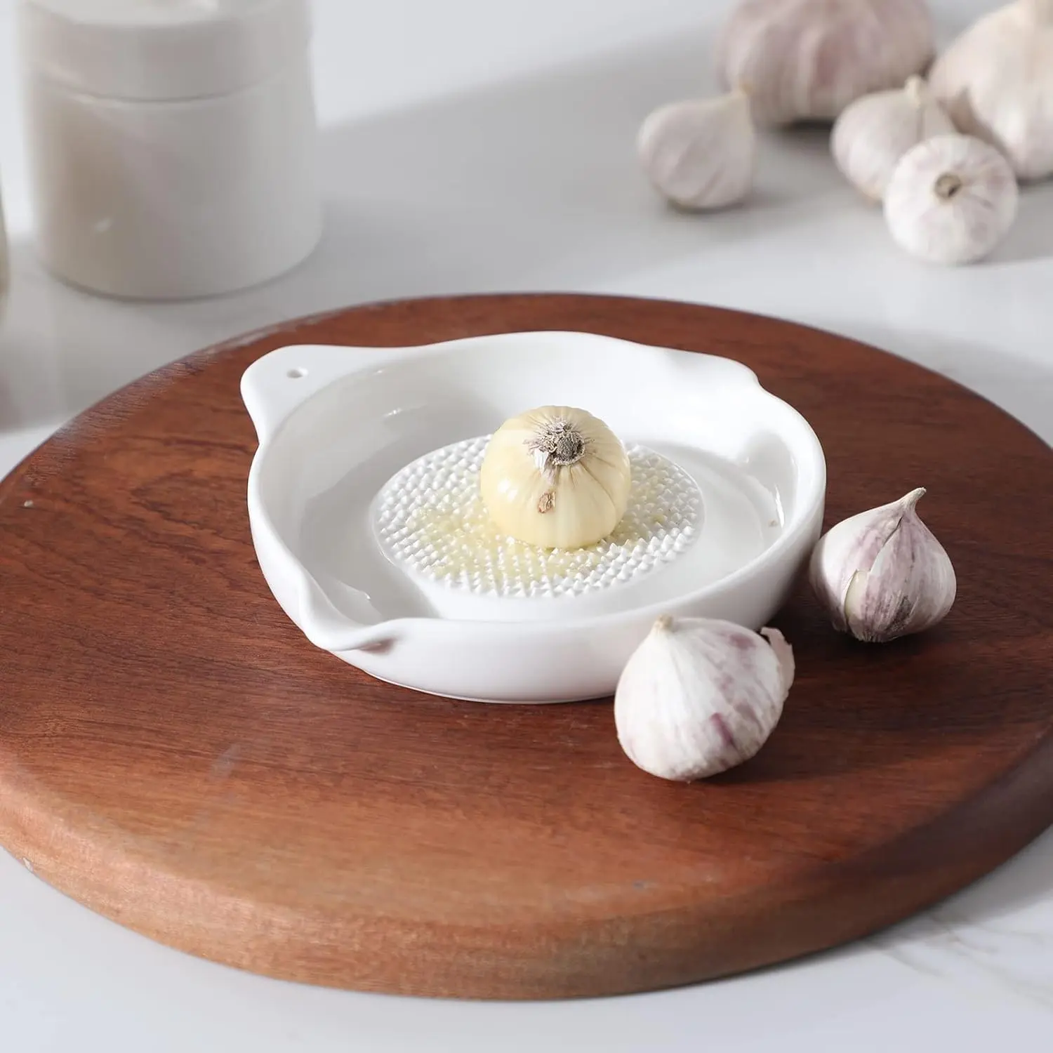 1 Pc Ceramic Ginger & Garlic Grinder – Premium ceramic grater for effortlessly making fresh ginger paste, garlic puree and juice. Durable easy-to-clean kitchen tool for herbs, spices and meal preparation, perfect for everyday home cooking.