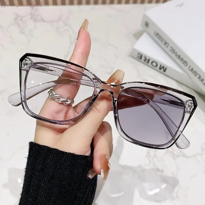 XUH Women's Lightweight Progressive Lens Square Shape Reading Glasses, Rubber Frame Multifocal Eyeglasses with Near-Far Vision, Light Adaptation Frames for Daily Wear, Outdoor Use, Women's Gift, Female Wear, Outdoor Daily
