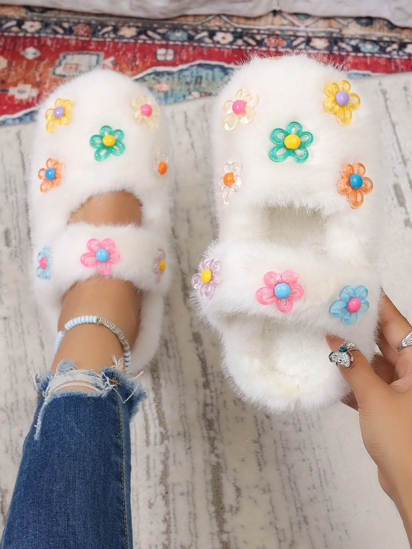 Women's Sweet Floral Decorative Plush Slip-On Shoes, Flat Comfortable Mules for Fall Winter, Soft Warm Cute Flower Design, Large Size Ladies Slippers