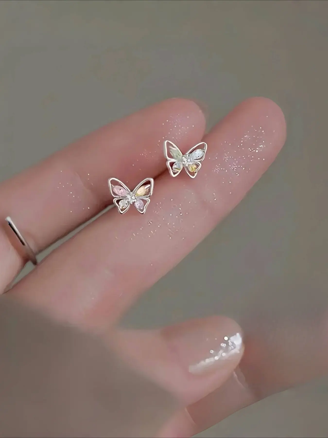 A pair of S925 silver, women's colorful butterfly earrings, sweet and cute accessories, Valentine's Day gift, hypoallergenic