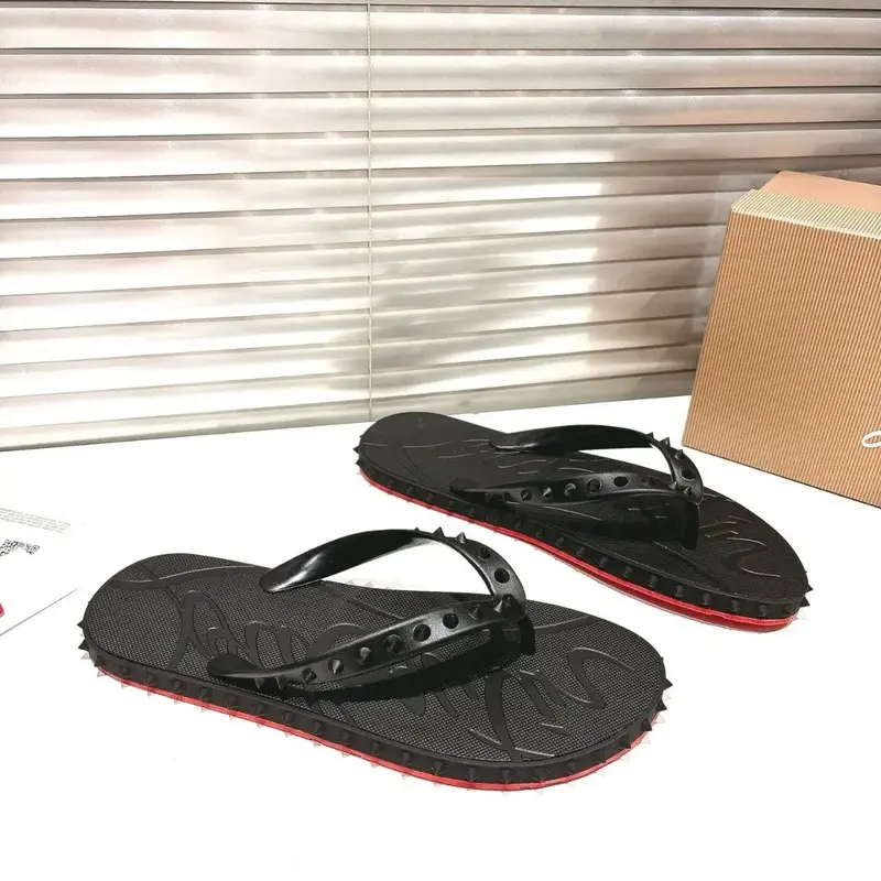 Unisex Cool Look Red Bottom Bold Rivet Edge Flip Flop Slippers - Casual Lightweight British Fashion Summer Beach Sports Footwear, White