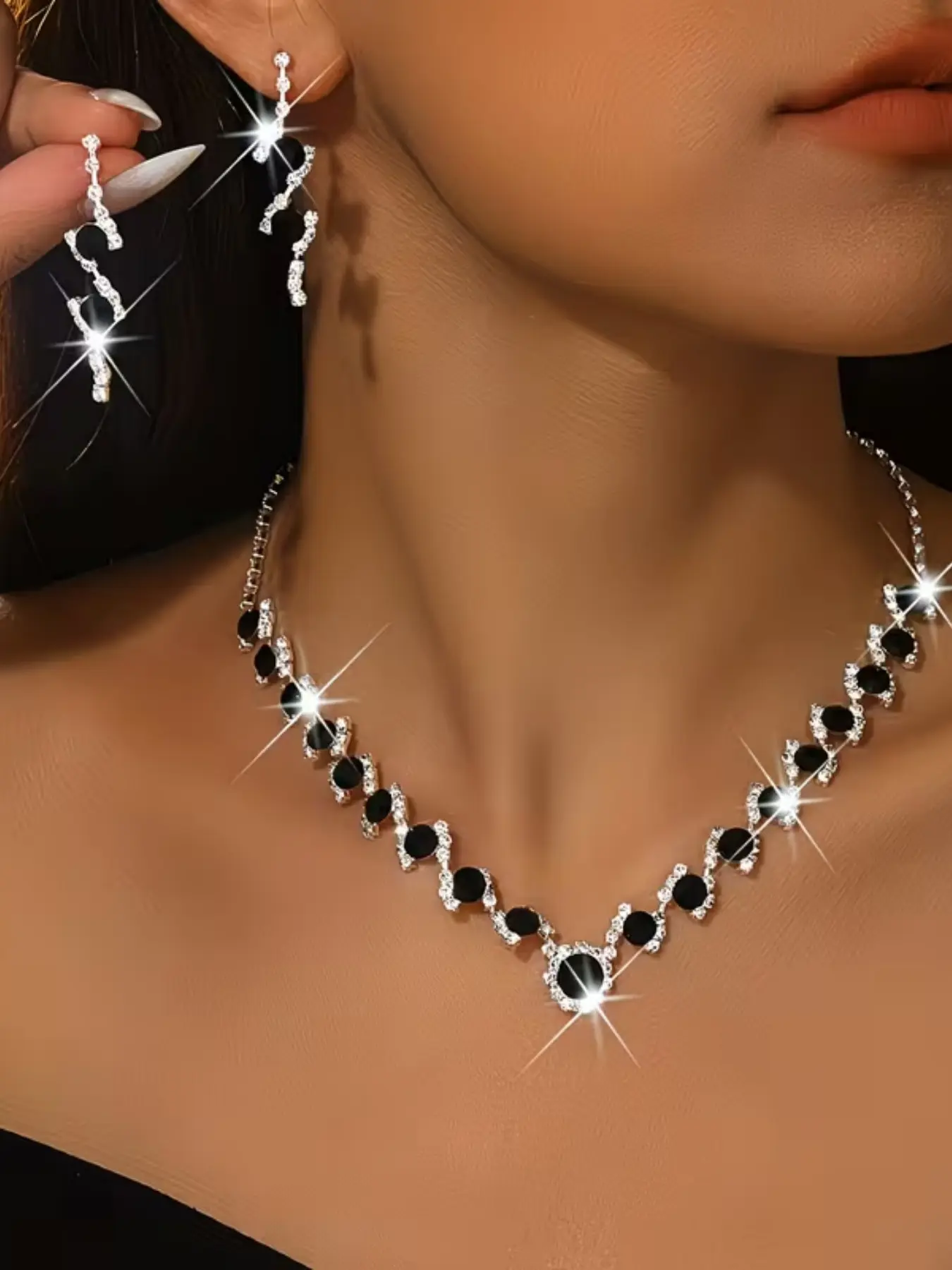 Elegant Bridal Wedding Jewelry Set for Women, Bride Jewelry Set for Wedding Day, High-End Necklace and Earrings with Glittering Rhinestones, Perfect for Special Occasions, Wedding Jewelry Sets for Brides