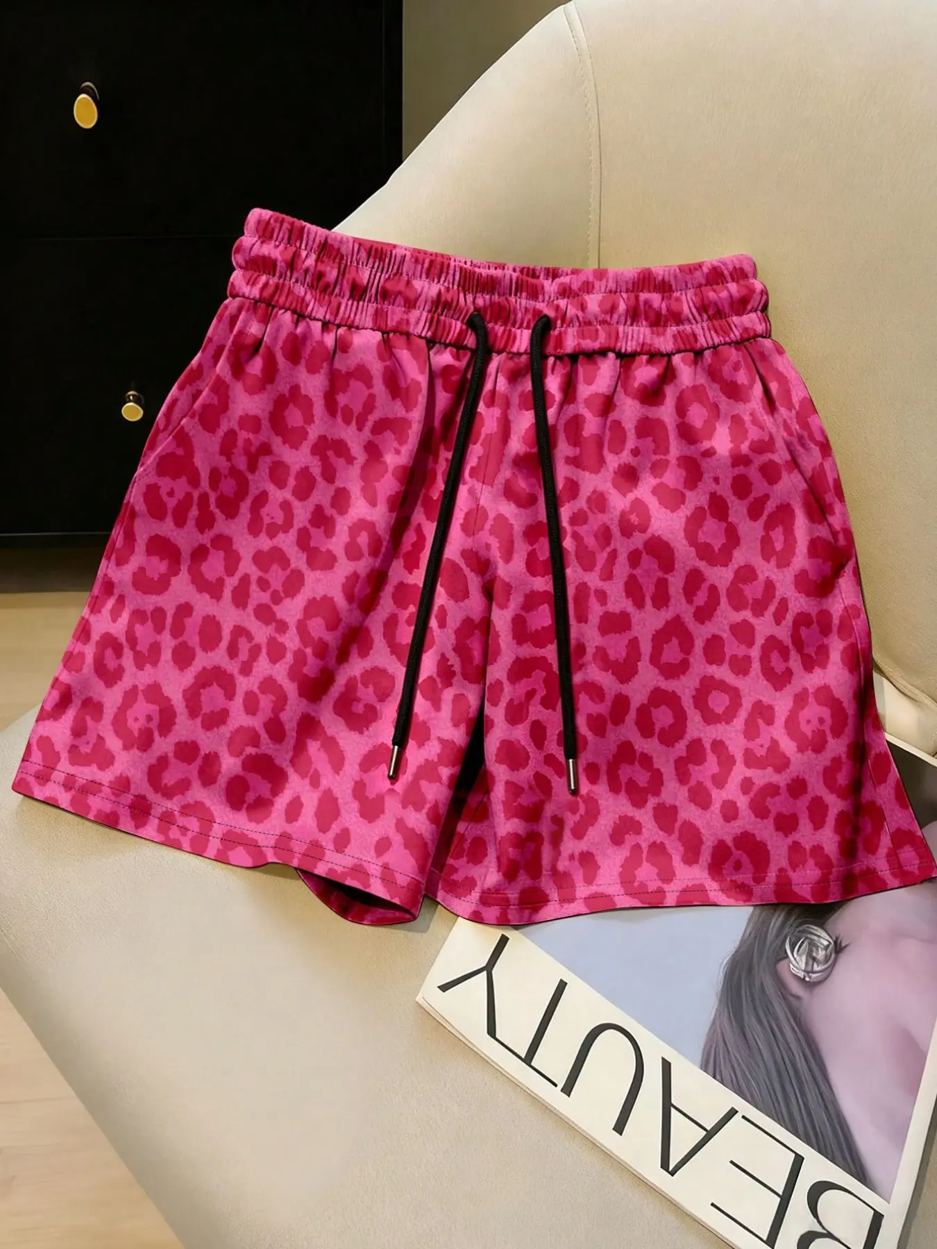 Hot Leopard Print Shorts for Women, Drawstring Elastic Waist, Casual Pajama Home Shorts, Comfortable and Stylish Sleepwear
