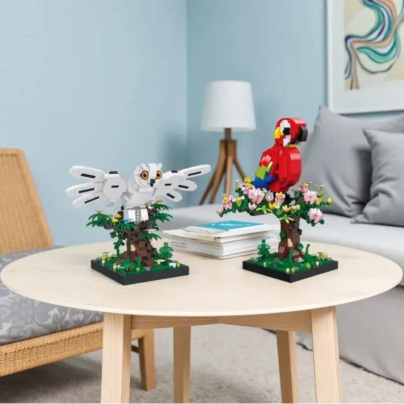700+ PCS Parrot & Owl Tree Building Blocks Set, DIY Animal Scenes Assembly Kit, Creative Home Decoration Model Gift for Desktop Display, Parrots Owls