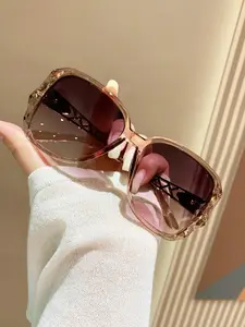 Lightweight Plastic Square Frame Sunglasses, New Fashion Travel Accessories for Women & Men, Lightweight and Durable for Outdoor Sun Protection Glasses for Daily Use, National Day Offers