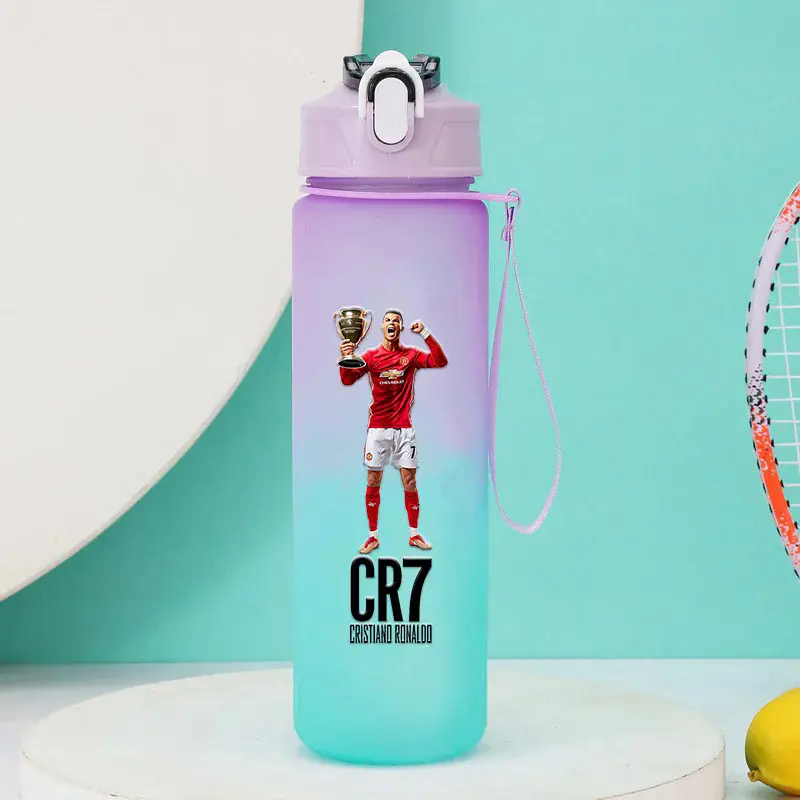 750ml Football Star Series Ronaldos CR7 Water Bottle with Straw Gradual Frosted Outdoor Sports Fitness Bottle Birthday Gift